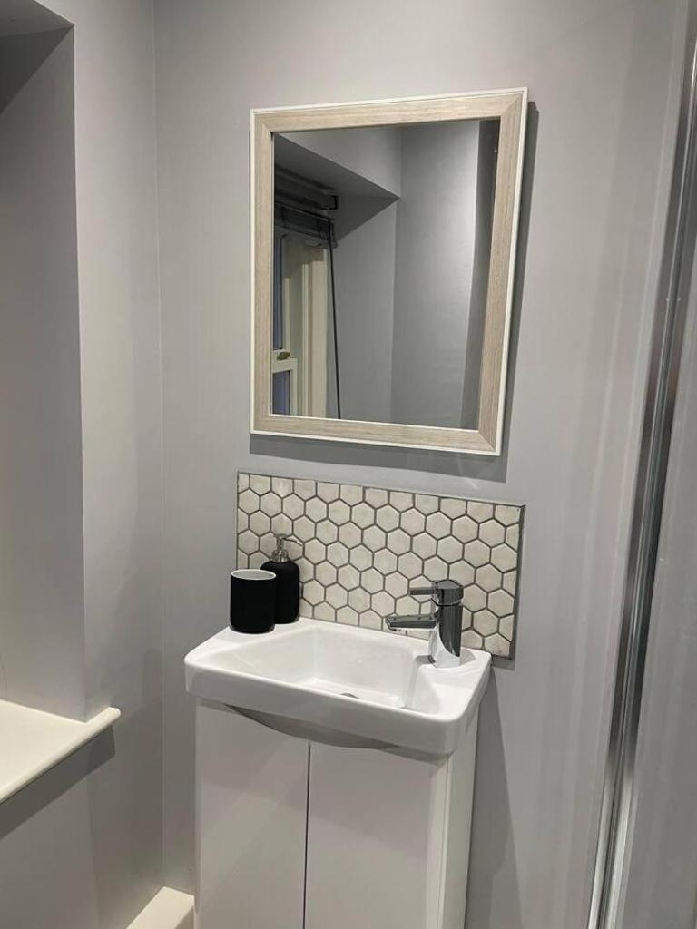 Cosy Apartment Above Village Pub 벅스턴 외부 사진