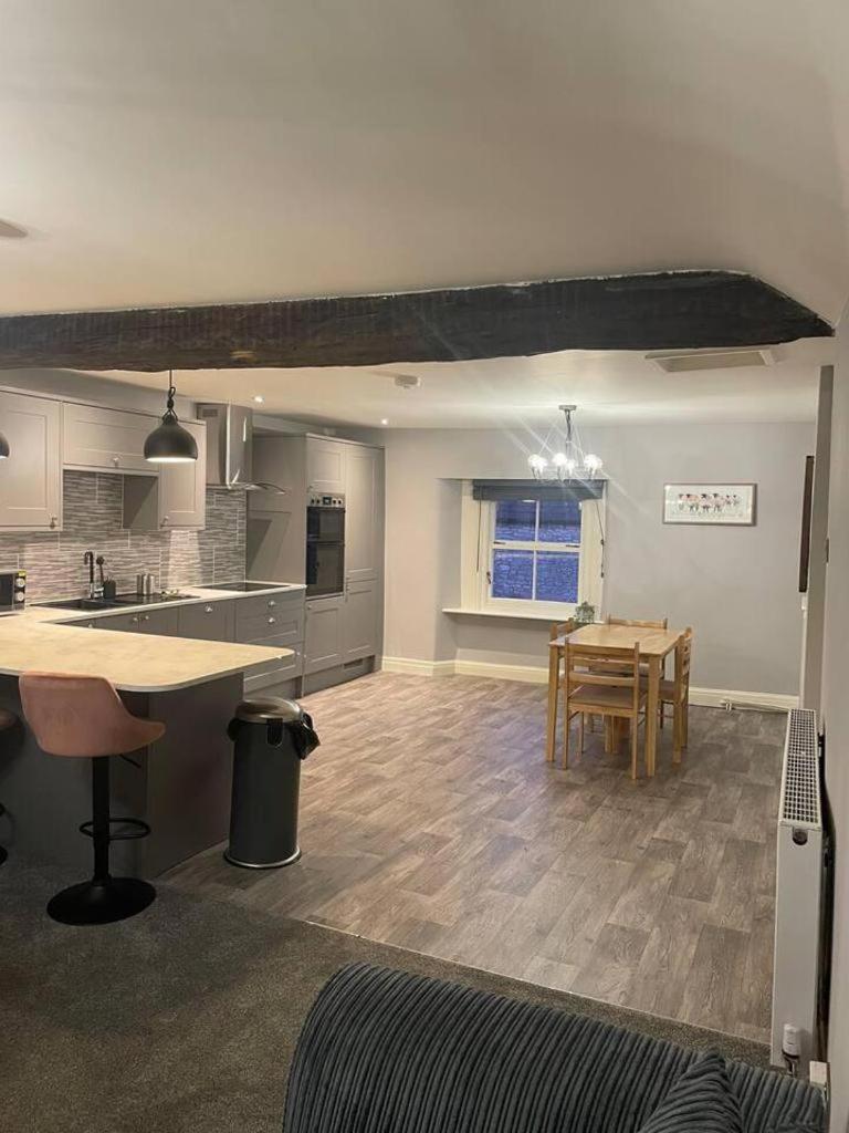 Cosy Apartment Above Village Pub 벅스턴 외부 사진